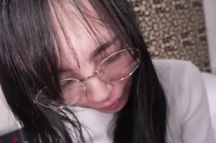 FC2-PPV-4436948 隐居卖不出去漫画家阿姨