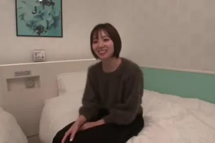 FC2-PPV-4480369 美女人妻实在受不了和老公的无性关系