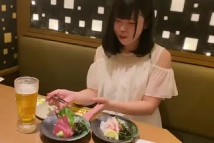 FC2-PPV-4382850 白皙肌黑髮清純新社會人