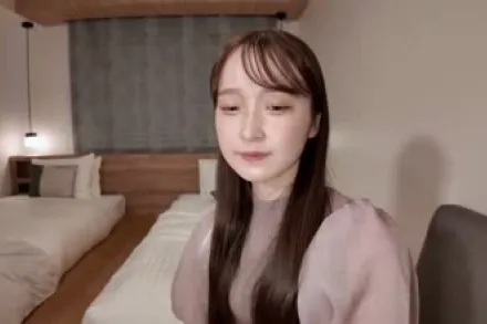 FC2-PPV-4317726 贫乳苗条女性逆搭讪