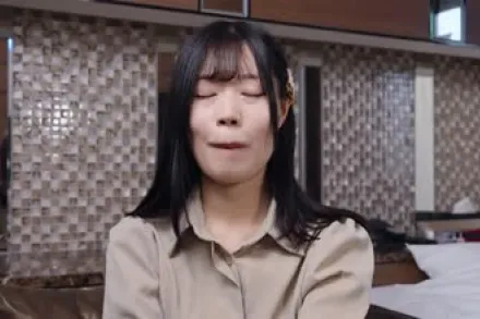 FC2-PPV-4340132 人妻不能插入但手和口可以