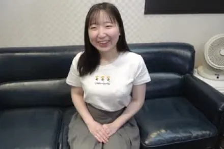 FC2-PPV-4733084 首次大肉棒刺激情绪爆发泪流