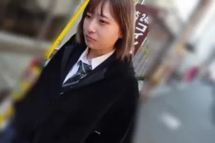 FC2-PPV-4242545 学校翘课中的美形学生