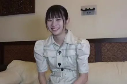 FC2-PPV-4111554 像偶像一样可爱