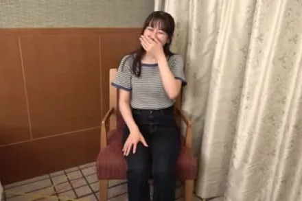 FC2-PPV-4106665 教師志望的美白纤细清纯美女