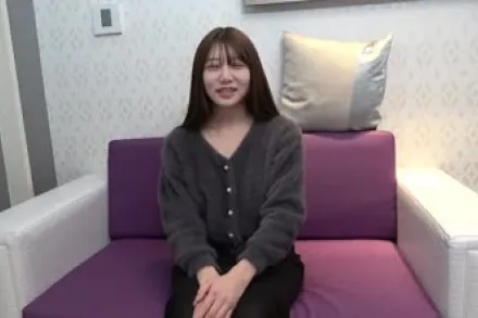 FC2-PPV-4283330 声音可爱的白皙身材美乳闪闪发光的小光