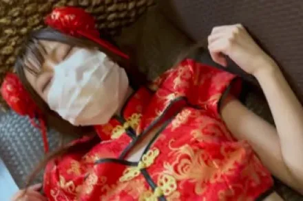 FC2-PPV-4742293 热爱Cosplay的女大学生