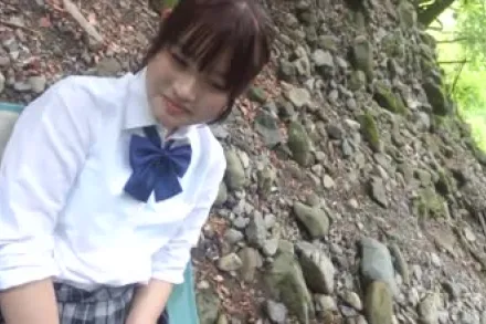 FC2-PPV-3964877 玩弄可爱少女的身体不戴套射进阴道里