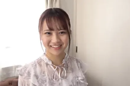 FC2-PPV-3982659 如同小动物般可爱的外表