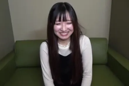 FC2-PPV-3875377 一名看起来像业余爱好者的长黑发女子