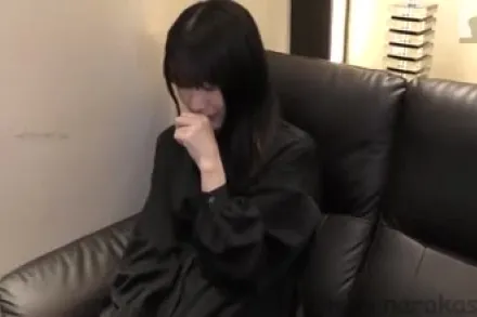 FC2-PPV-3290870 时尚的女大学生因无法支付学费而努力维持生计