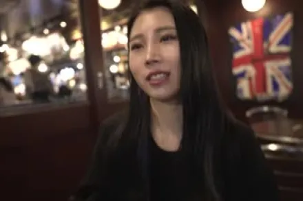 FC2-PPV-3470939 让一个漂亮的角色扮演者喝醉然后在房间里进行原始的中出性爱