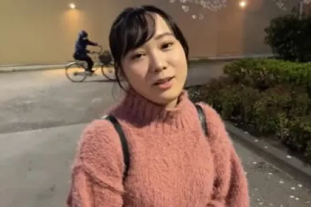 FC2-PPV-3335719 双腿颤抖着达到高潮