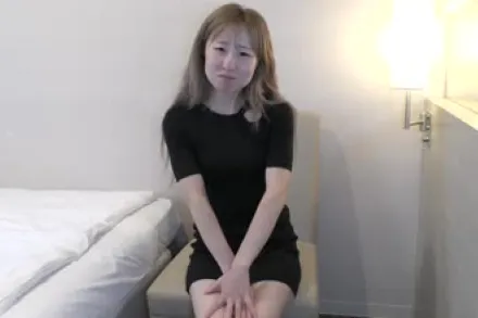 FC2-PPV-3350029 单身母亲的紧致阴户将一根大鸡巴深深插入她的阴道