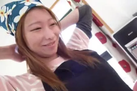 FC2-PPV-3199230 某热门酒吧的招牌女郎享受了3P