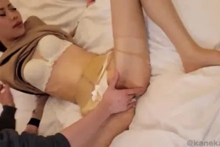 FC2-PPV-3241580 身材苗条美腿餐馆老板娘