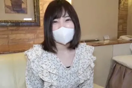 FC2-PPV-3173353 神经质的美女突然被中出