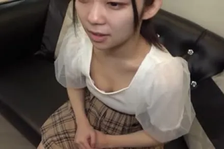 FC2-PPV-3090333 看起来像偶像的少女