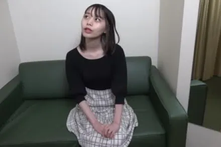 FC2-PPV-3053205 白皙纤细的身躯