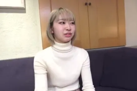 FC2-PPV-3050457 胸部娇小的金发女郎