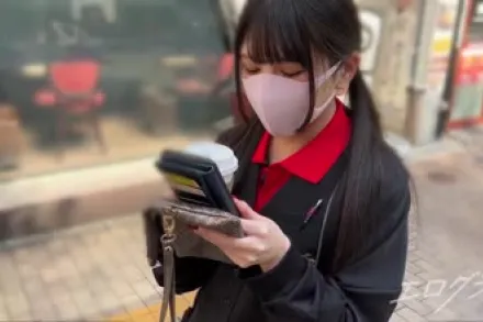 FC2-PPV-2934595 东京游戏中心打工的偶像脸女大学生