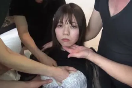 FC2-PPV-2933435 拥有四份一日本血统的纤细黑发美少女