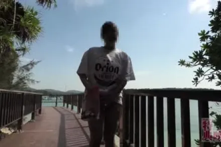 FC2-PPV-4703507 景点与公园海滩露出胸部阴部驾车中疯狂自慰实录