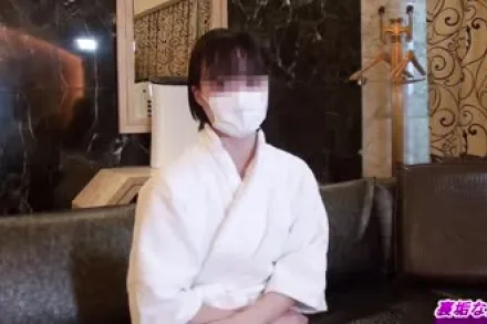 FC2-PPV-2886060 初次学习性爱的女孩