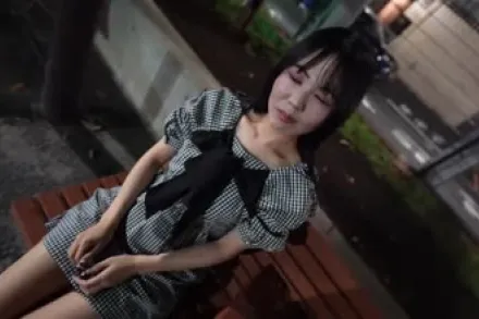 FC2-PPV-4774681 大鸡巴深深插入她紧致的阴道