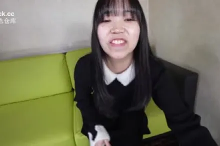 FC2-PPV-4687414 仍在长高的女孩