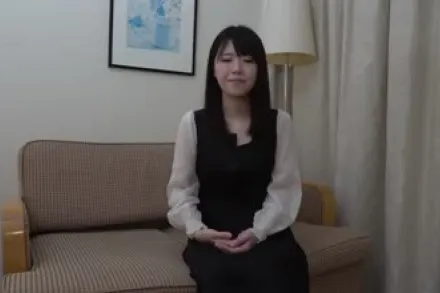 FC2-PPV-2376860 穿着整洁的女大学生