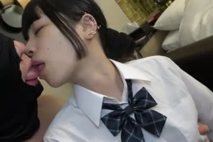 FC2-PPV-4793463 热爱篮球的亚文化美女