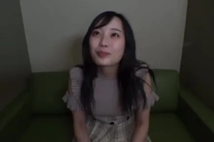 FC2-PPV-1977836 立志成为幼儿园老师的女大学生