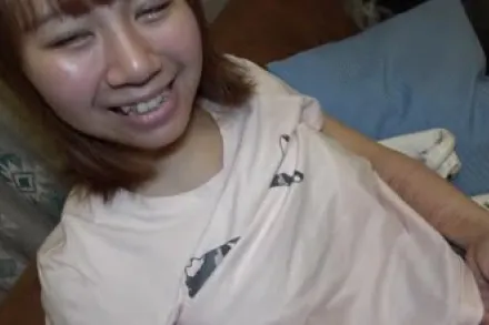 FC2-PPV-4706284 在居酒屋搭讪的F罩杯干洗店招牌女郎