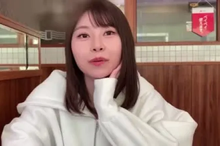 FC2-PPV-1896964 拥有傲人双峰的超可爱OL