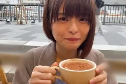 FC2-PPV-1847794 在东京一家知名书店工作的短发黑发美女