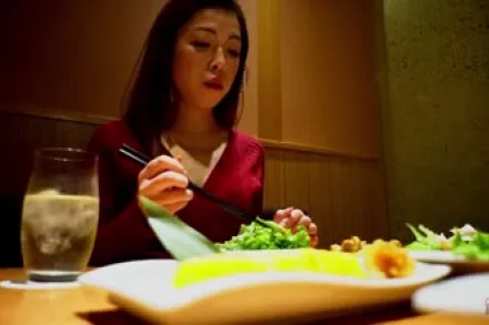 FC2-PPV-1750571 我在酒吧被一位超级漂亮的已婚女士搭讪