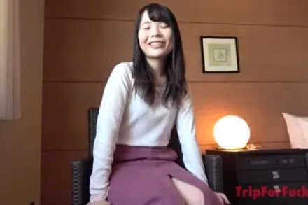 FC2-PPV-1737637 E罩杯白皙清纯的酒吧女招待