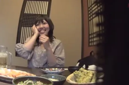 FC2-PPV-1761826 酒吧遇到了活泼开朗的美女