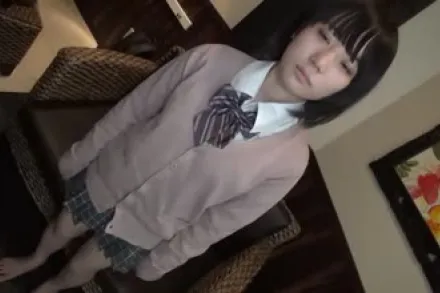 FC2-PPV-1736234 在推特上认识了一个需要用钱的女孩