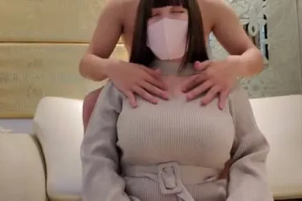 FC2-PPV-1726550 拥有J罩杯巨乳的女孩乳交爆菊