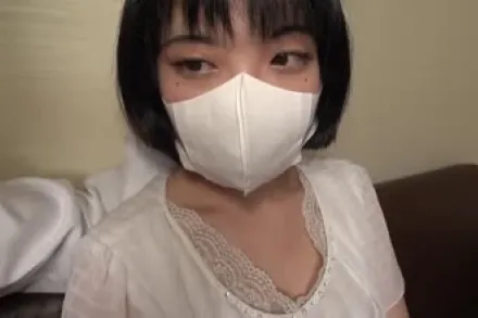 FC2-PPV-4577295 中出无碍恋爱笨拙三年单身却欲望电波满格！