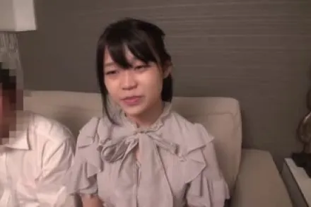 FC2-PPV-4583175 因对年轻人妻的爱而追求刺激