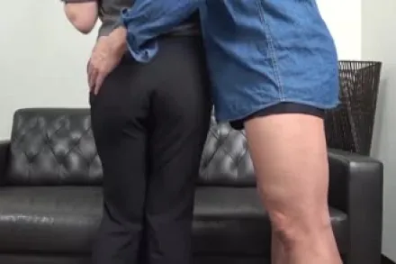 FC2-PPV-4583106 可爱面孔却超爱性爱的美容师