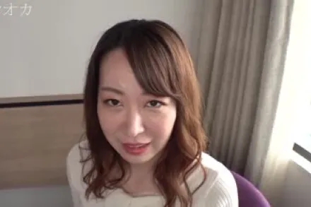 FC2-PPV-1584372 巨乳模特人妻出轨性爱中高潮迭起