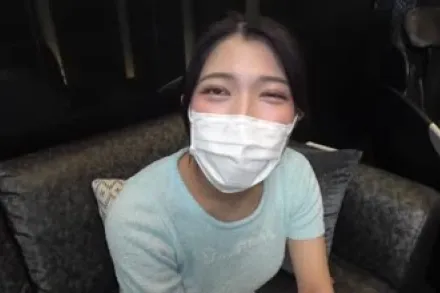 FC2-PPV-4817305 与身材苗条胸部丰满的雫进行原始性爱