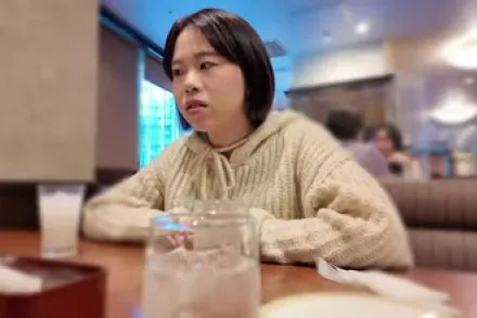 FC2-PPV-4712202 留学前用我的粗鸡巴让她潮吹