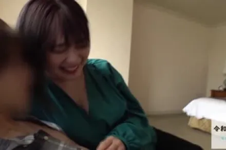 FC2-PPV-1520212 真正的美女会让你体验她疯狂的性爱