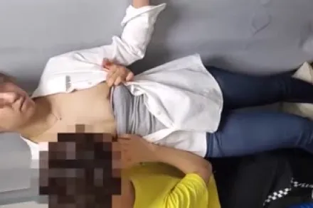 FC2-PPV-1477563 一个已婚人妻喜欢被另一个男人操