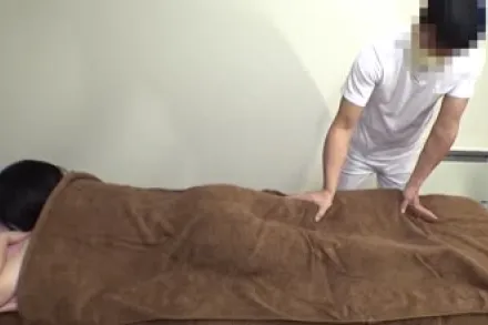 FC2-PPV-4568639 丰腴美乳美臀御姐竟是闷骚